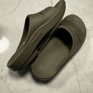 Oofos OOriginal Men’s Recovery Slide — Olive
